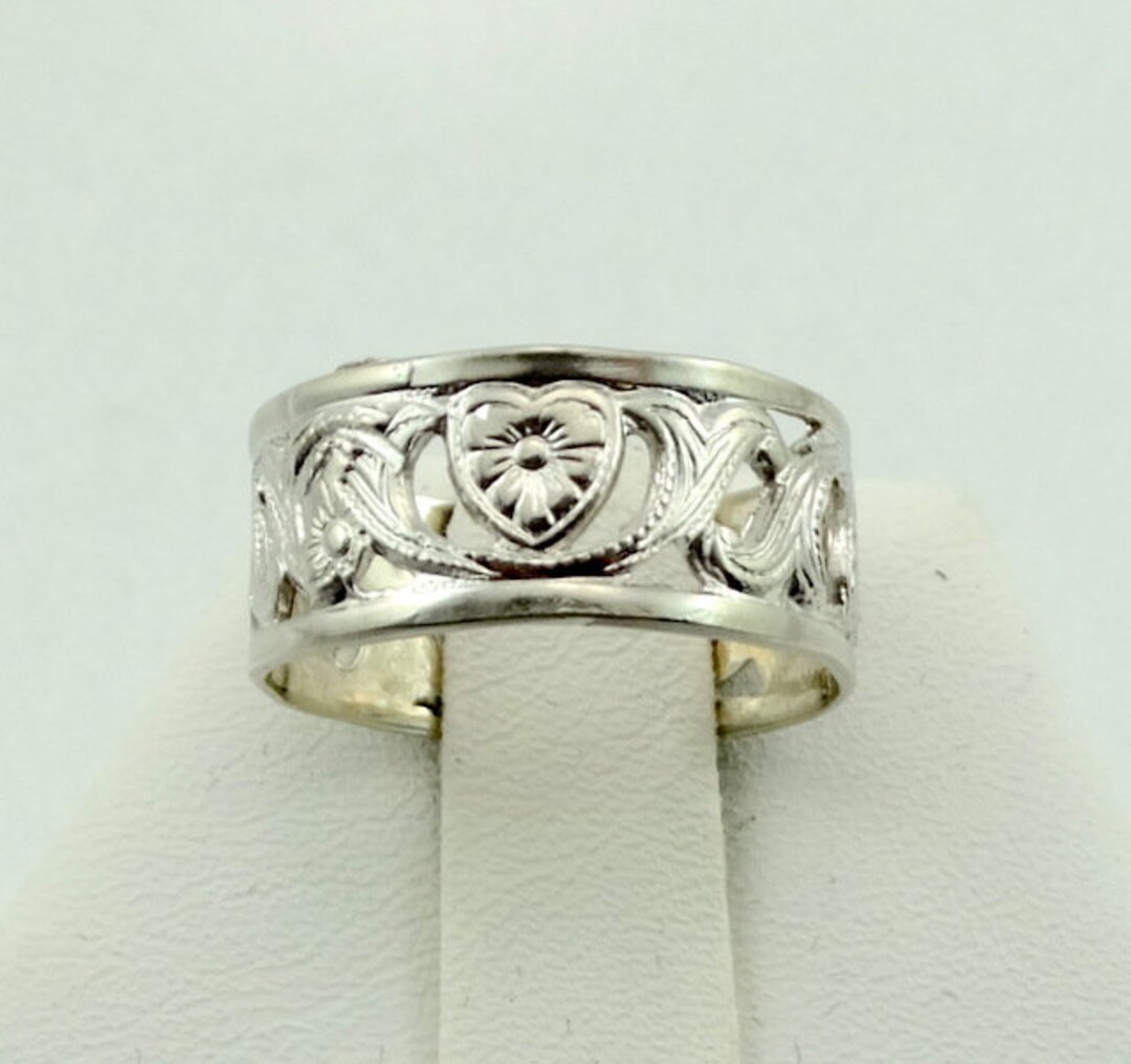 Circle Me With Lovesterling Silver Heart Band/ring SIZE6 Circle Me With Lovesterling Silver Heart Band/ring SIZE6