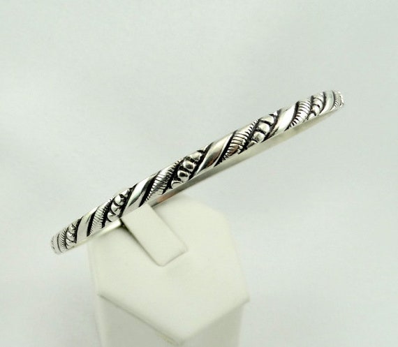 Thin Solid Sterling Silver Repeating Pattern Bang… - image 3