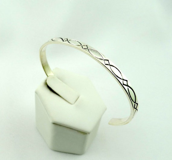 Vintage Repeating Pattern Solid Sterling Silver C… - image 2