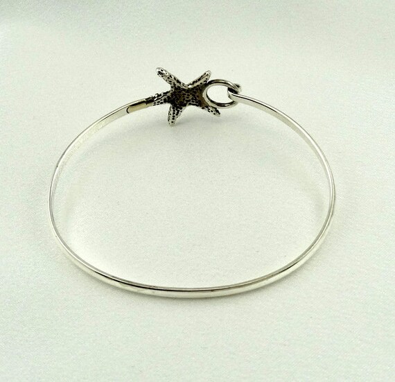 Vintage  Sterling Silver Starfish Bangle Bracelet… - image 7