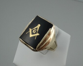Onyx 14 Karat Gold Masonic Rings Handsome Vintage 10K Yellow Gold - Main Image
