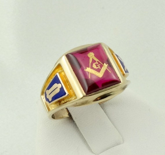 Handsome Vintage 1980's Era Lab Ruby In A 10K Yel… - image 3