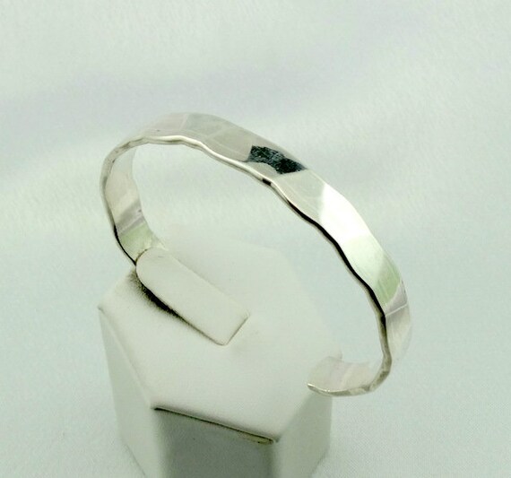 Beautiful & Unique Hammered Pattern Solid Sterlin… - image 2