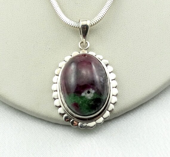 Beautiful Vintage Ruby and Zoisite Cabochon Sterl… - image 1