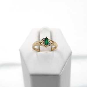 Lovely Natural Emerald and Diamonds in a Vintage 14K Yellow Gold Ring Size 6 FREE SHIPPING! #MAREM-GR6