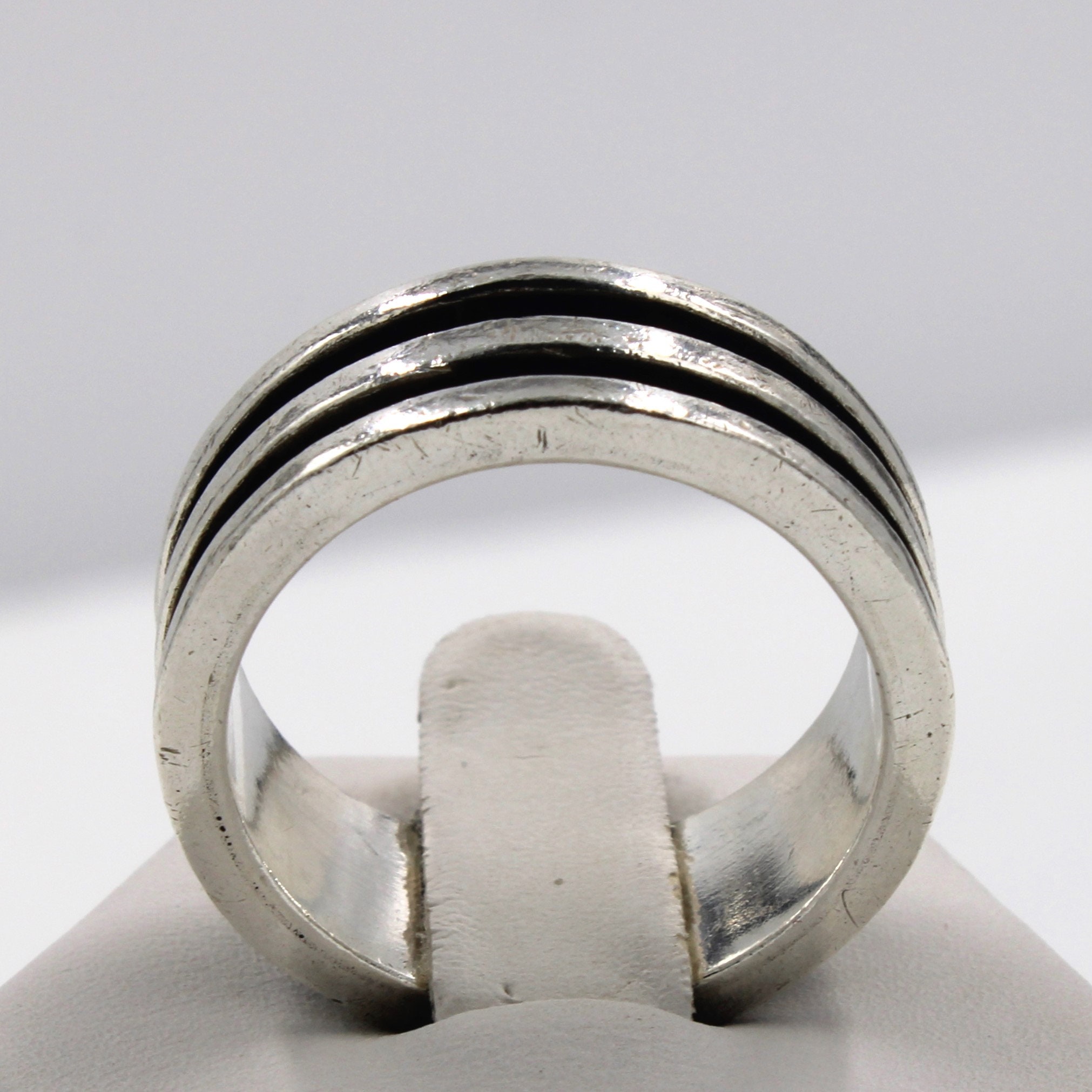 ◆VINTAGE HOLLYWOOD◆ 925 Silver Double Line Ring VH2478RI0 Handsome Sterling Silver Double Line Ring Size 10 1/2 FREE