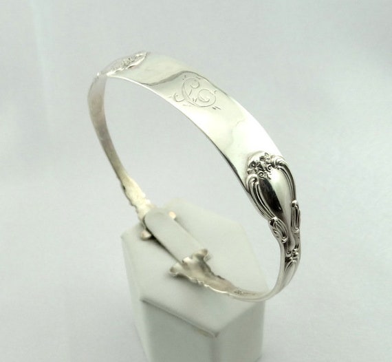 Lightweight Unique Engraved "C" Initial Vintage S… - image 4