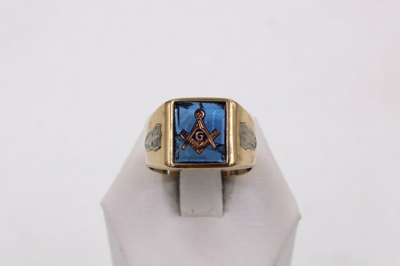 Vintage Blue Lab Created Spinel In A 14K Yellow G… - image 1