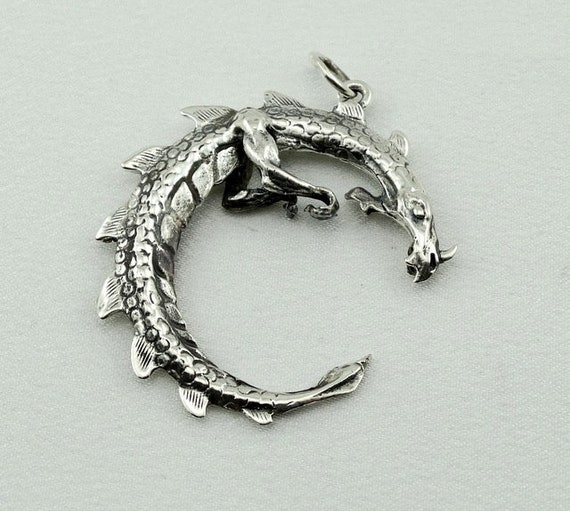 Free shipping! Dragon pendant