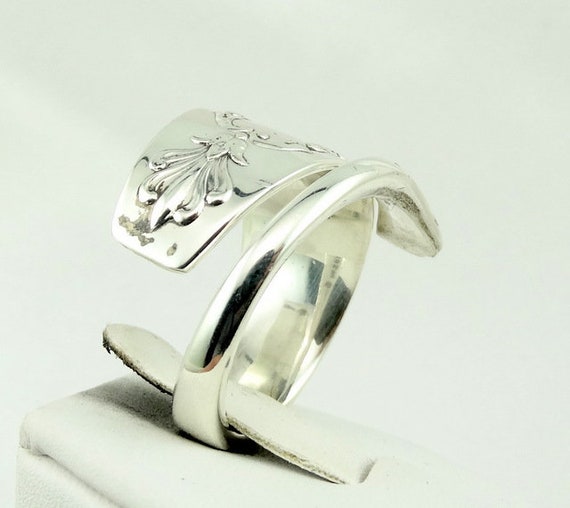 Beautiful Cascading Tulip Pattern Real Vintage Ha… - image 4