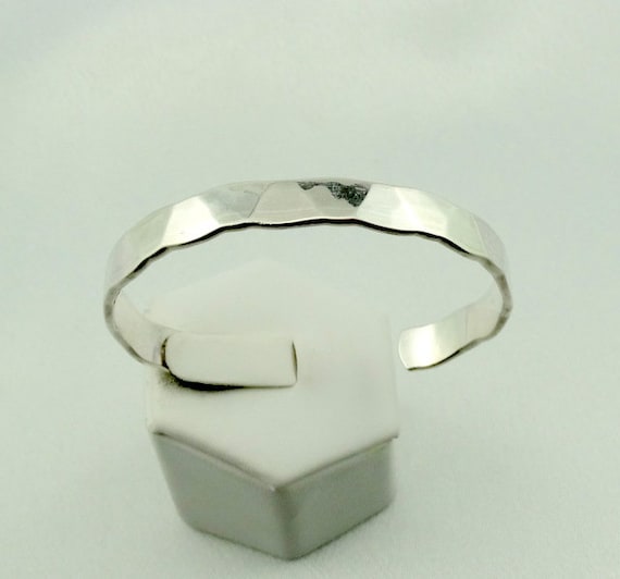 Beautiful & Unique Hammered Pattern Solid Sterlin… - image 1