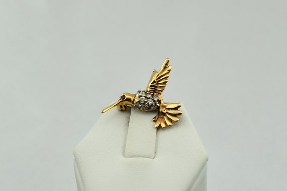 Dazzling 14K Yellow Gold Hummingbird Brooch With … - image 4