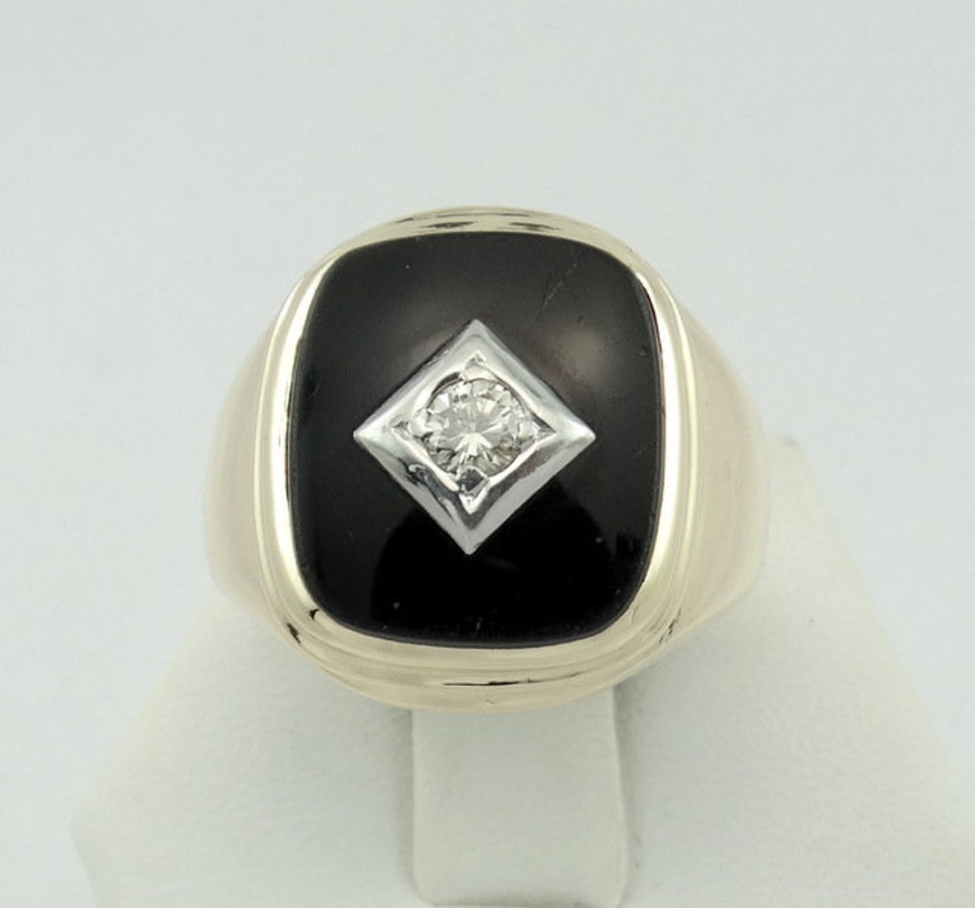 Vintage Onyx and Diamond 10K Yellow Gold Ring Size 7 1/2