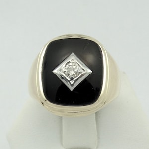 Vintage Onyx and Diamond 10K Yellow Gold Ring Size 7 1/2 FREE SHIPPING! #SQOV-GR10