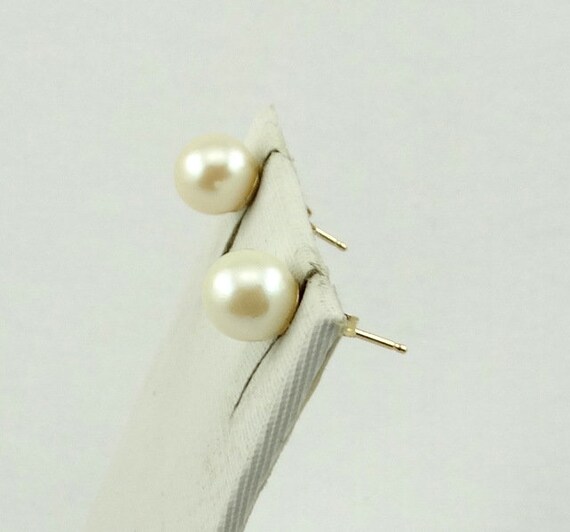 Classy 6.5 mm Pearl 14K Yellow Gold Push Back Stu… - image 2