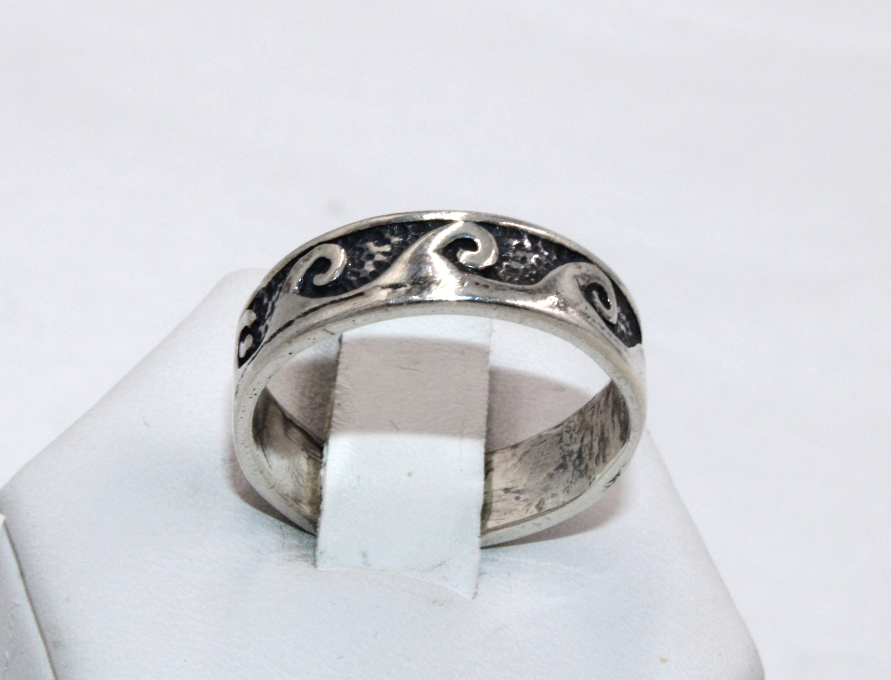 Vintage Wave Design Sterling Silver Band Ring Size 8 1/4