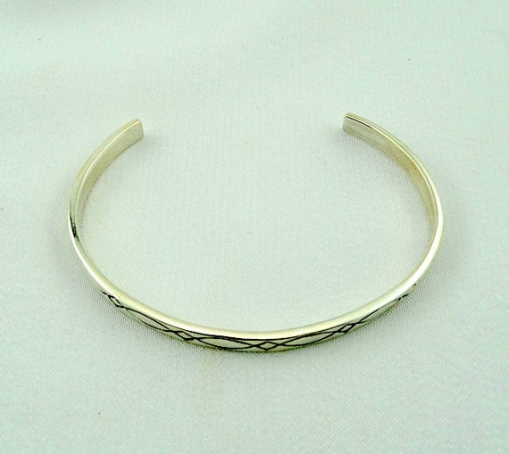 Vintage Repeating Pattern Solid Sterling Silver C… - image 5