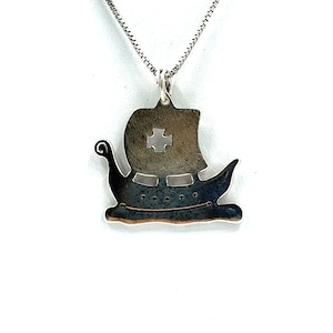 Vintage Sailing Ship Sterling Silver Pendant. FREE SHIPPING! 18 Inch Sterling Silver Chain Included! #SHIP-SPC3
