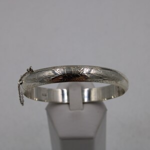 Gorgeous Hand Engraved Sterling Silver Hinged Hollow Bangle Bracelet with Safety Chain FREE SHIPPING! #ESFTC-BB6