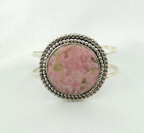 Substantial Vintage Pink Rhodonite Cabochon in a … - image 4