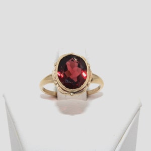 Stunning 2.81 Carat Natural Rhodolite Garnet In A Vintage 10K Yellow Gold Ring Size 4 3/4 FREE SHIPPING! #BEZOVG-GR7