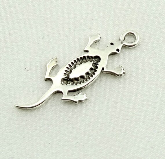 Hopi Lizard Vintage  Sterling  Silver Charm FREE … - image 2