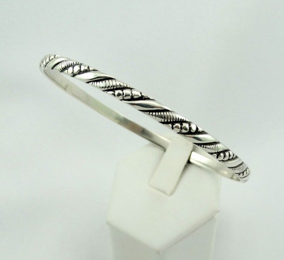 Thin Solid Sterling Silver Repeating Pattern Bang… - image 2