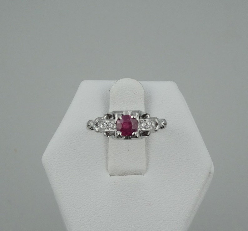 Vintage 1920's Ruby and Diamonds in a 18K White Gold Ring - Etsy