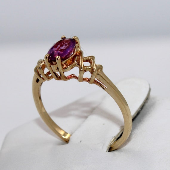 Gorgeous Purple/Pink Sapphire in a 14K Yellow Gol… - image 4