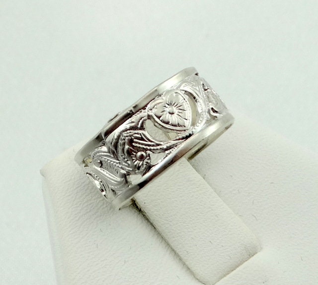 Circle Me With Lovesterling Silver Heart Band/ring SIZE6 Circle Me With Lovesterling Silver Heart Band/ring SIZE6