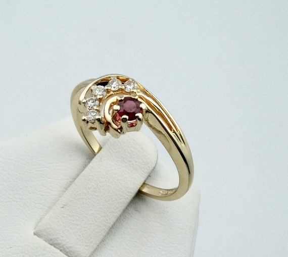 Lovely Ruby and Diamond Vintage 14K Yellow Gold R… - image 2