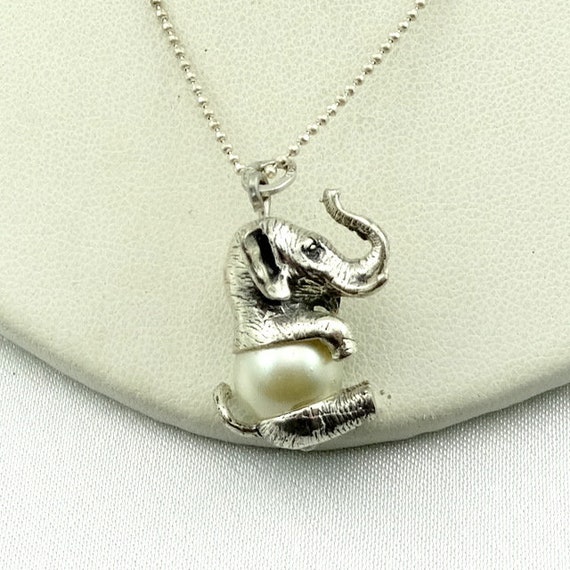 Pearl elephant deals necklace
