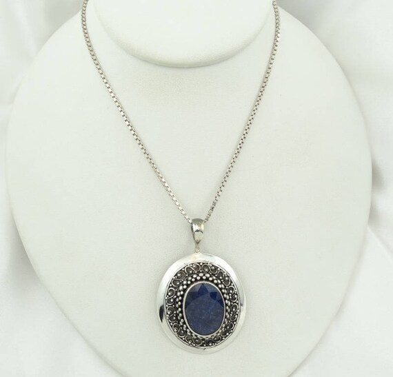 Substantial Faceted Blue Sapphire In A Vintage St… - image 5