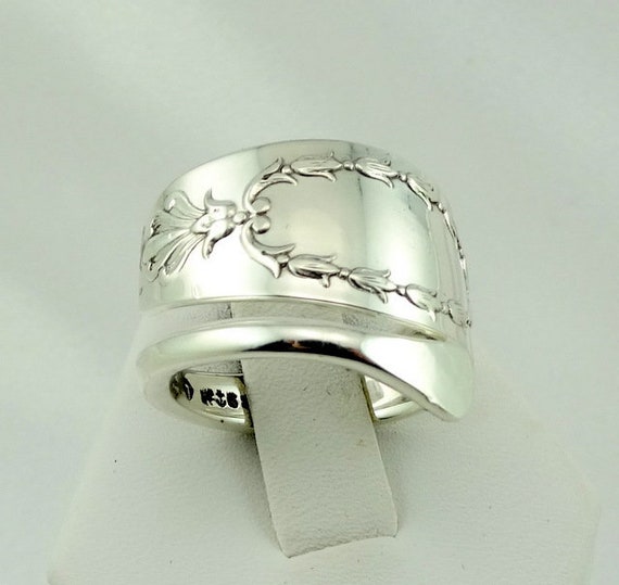 Beautiful Cascading Tulip Pattern Real Vintage Ha… - image 1