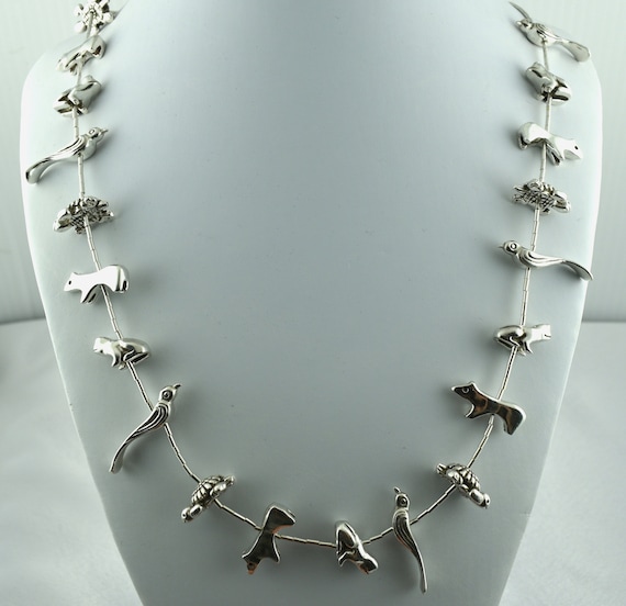 アクセサリー NATIVE AMERICAN HAND MADE JEWELRY Native American FETISH Necklace>zuni Hand Carved Turquoise