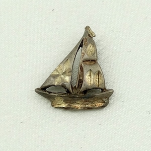 Sailboat Vintage  Sterling  Silver Charm FREE SHIPPING!   #SAIL-CM5