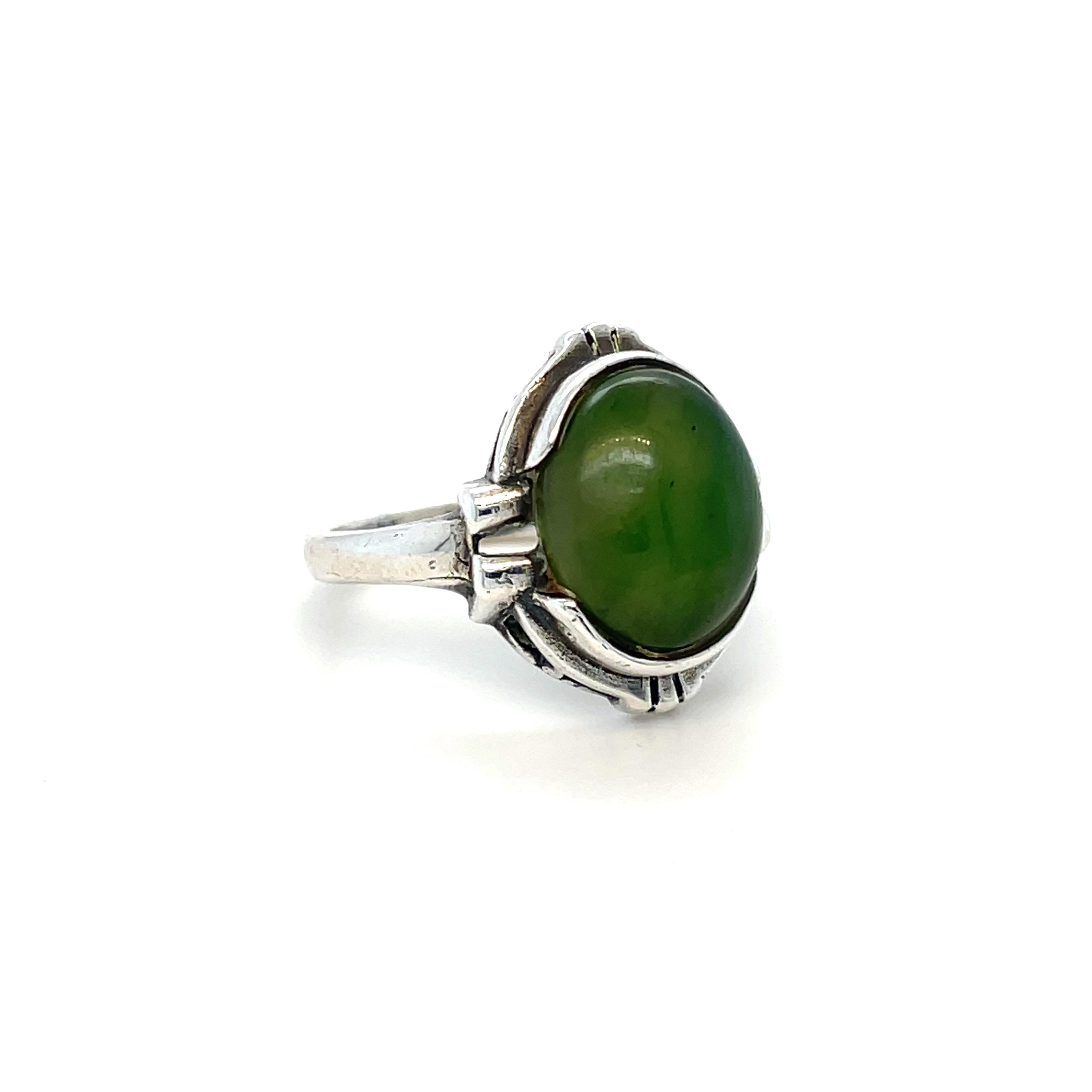 Bague Vintage Argentée Avec Cabochon émail Vert – Taille Réglable – Occasion Parfaite