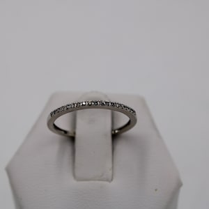 Vintage 14K White Gold With Round Diamonds in a Classic Band Size 7 FREE SHIPPING! #19D7-B1