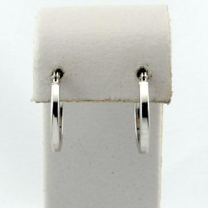 Simple 14K White Gold Lightweight 5/8 Inch Diameter Hoop Earrings. FREE SHIPPING! #14KHOOP-ERG11