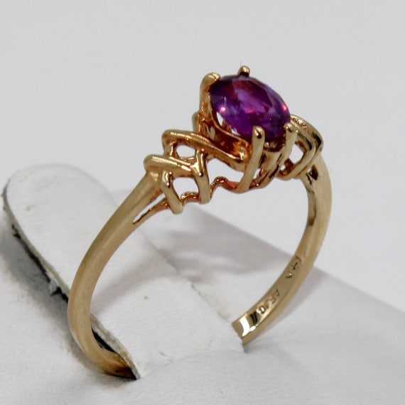Gorgeous Purple/Pink Sapphire in a 14K Yellow Gol… - image 3
