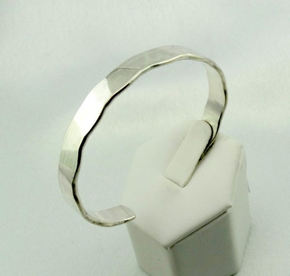 Beautiful & Unique Hammered Pattern Solid Sterlin… - image 3