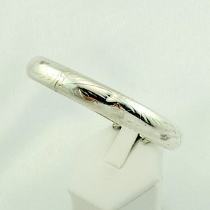 Wunderschönes gebrauchtes Vintage Hand graviertes Sterling Silber Klapparmband mit Sicherheitskette KOSTENLOSER VERSAND! #ENGVD-BB1