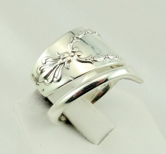 Beautiful Cascading Tulip Pattern Real Vintage Ha… - image 3