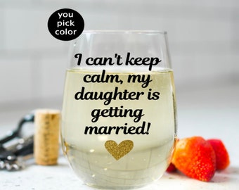 Mother of the bride Gift, Mother of bride glass, Personalized Mother of Bride Wine Glass, Brides Mom gift,