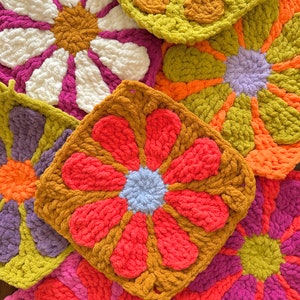 Summer of Love Square Crochet Pattern Crochet Pattern Groovy Blanket Yarn Crochet Retro Daisy Motif image 1