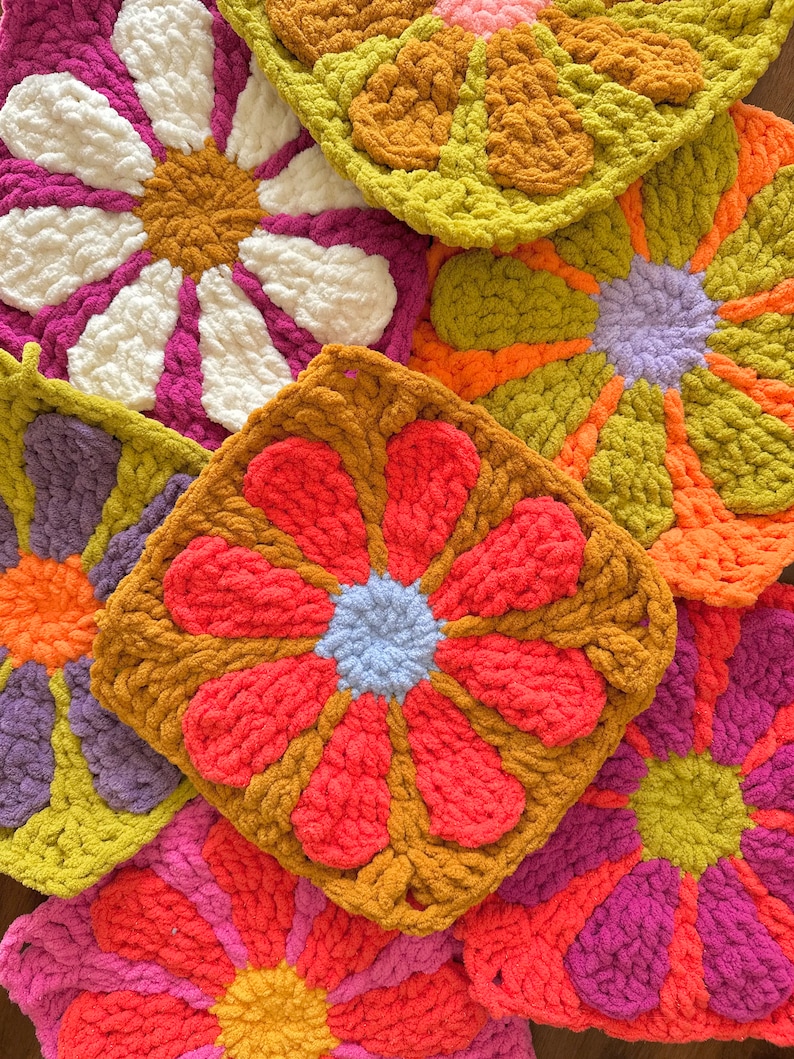 Summer of Love Square Crochet Pattern Crochet Pattern Groovy Blanket Yarn Crochet Retro Daisy Motif image 1