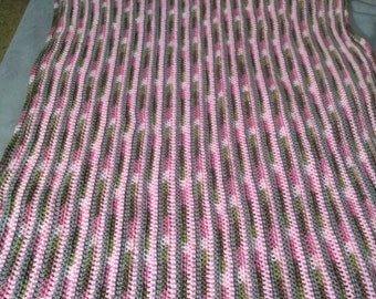 Cutie Verti Stripes Crocheted Baby Blanket Throw