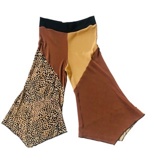 Women&#39;s Size Large Animal Print Patchwork Capris