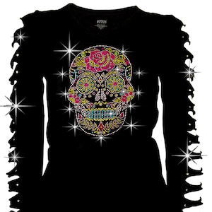 T-shirt d&#39;Halloween avec strass et crâne en sucre : manches découpées, col en V, mélange de coton, clous fluo
