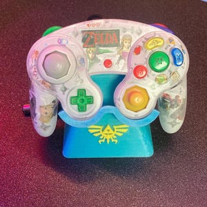 Legend of Zelda - GameCube controller Glow In The Dark Buttons + stand
